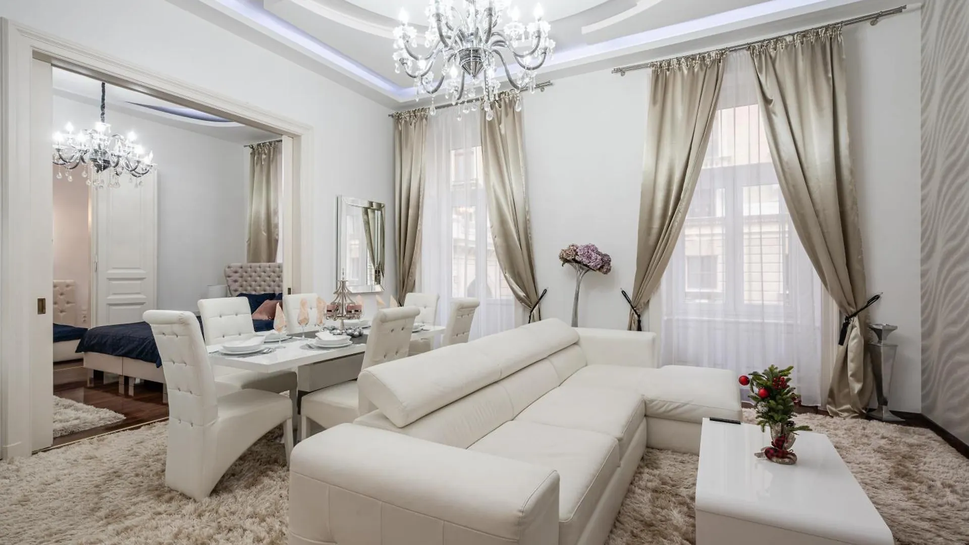Opera Balkony Luxury Apartment With Free Parking Budapest