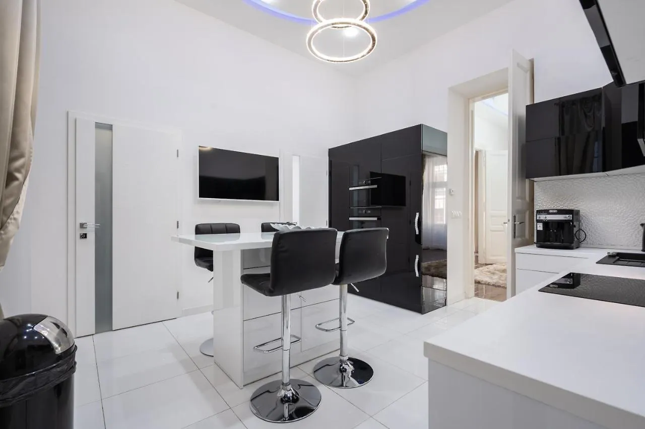 Opera Balkony Luxury Apartment With Free Parking 布达佩斯 0*,